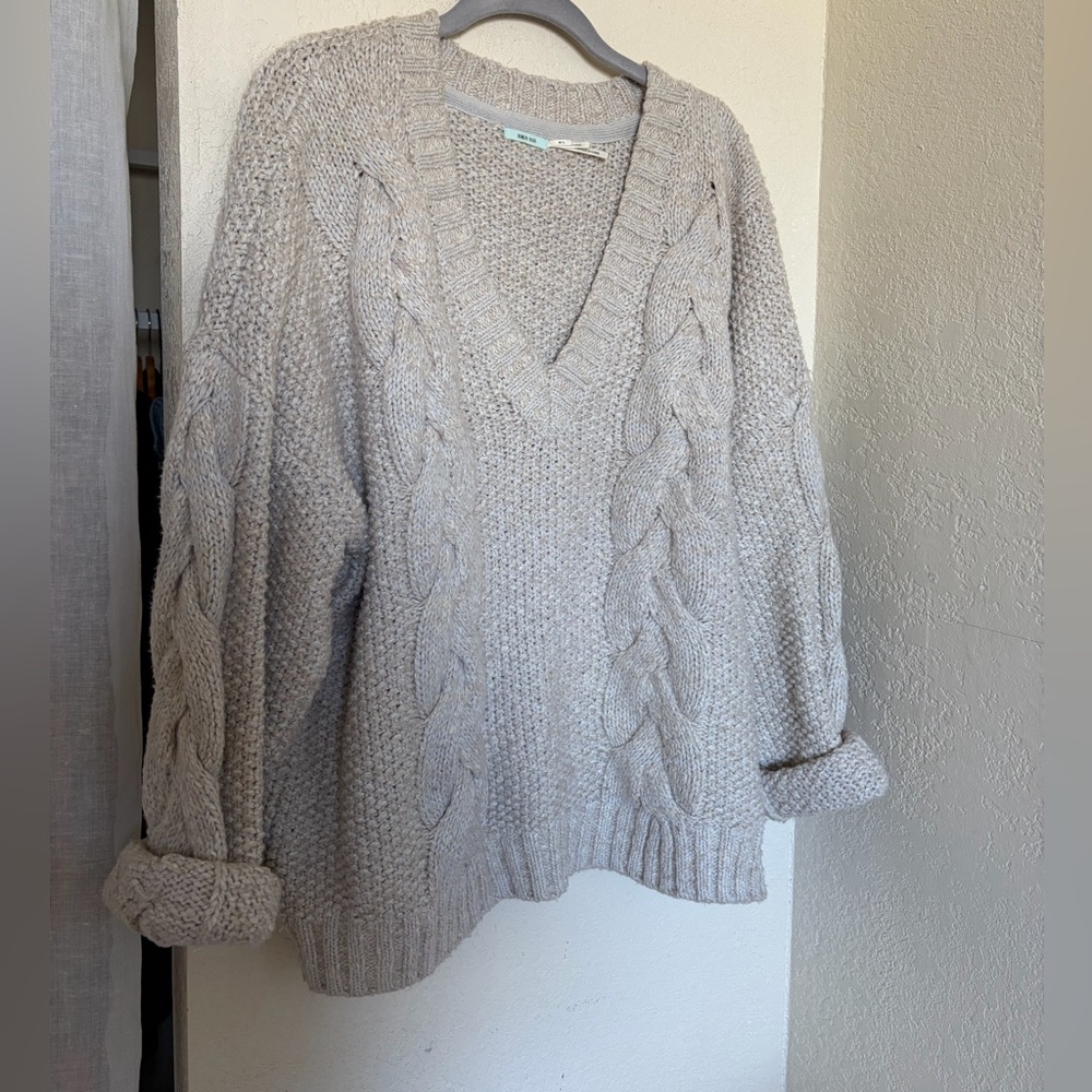 Kimchi Blue V Neck Cable Knit Sweater